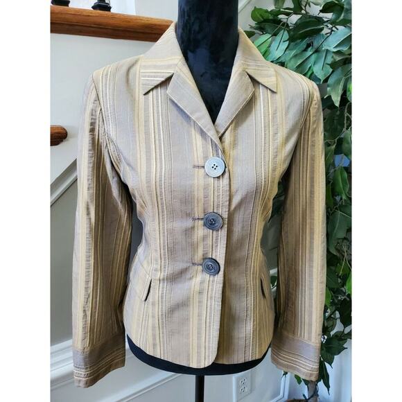 J. Jill Women Tan Polyester & Rayon Three Buttons Single Breasted Blazer Size 4 - Picture 2 of 12